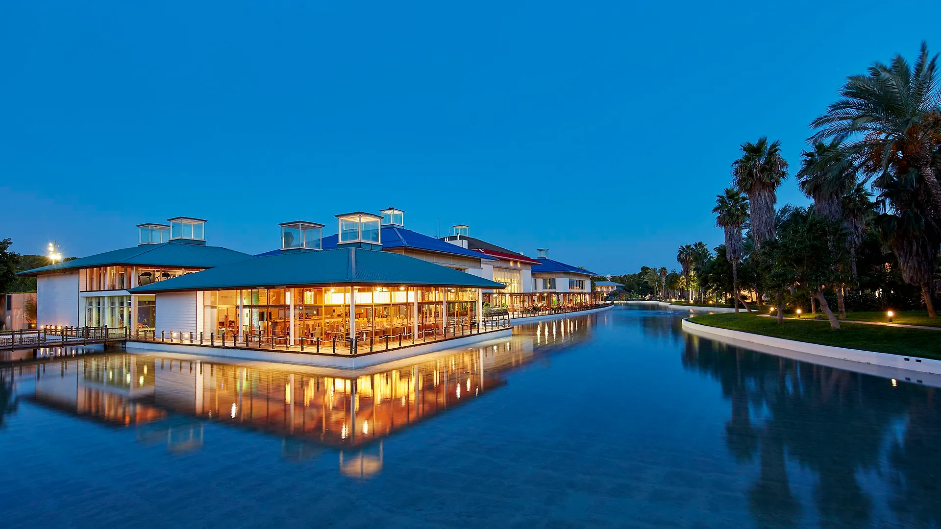 Portaventura Hotel Caribe - Includes Unlimited Access To Portaventura Park & 1 Access To Ferrari Land Salou