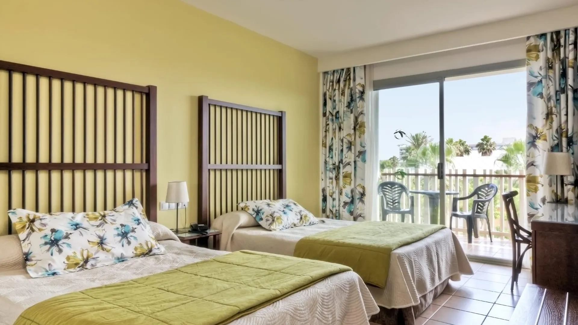 Portaventura Hotel Caribe - Includes Unlimited Access To Portaventura Park & 1 Access To Ferrari Land Salou 4*,  Spanyolország