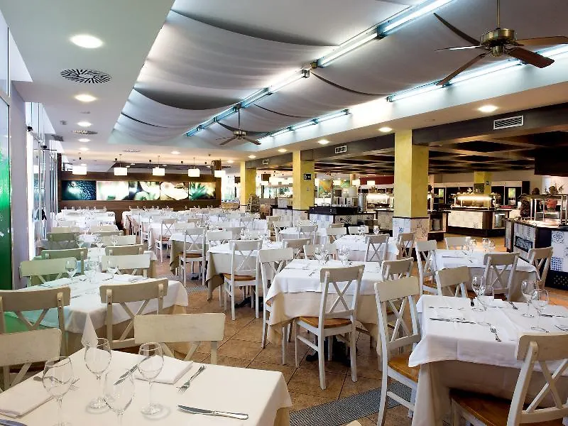 PortAventura Hotel Caribe: Unlimited Park Access & Ferrari Land Entry Salou 4*,