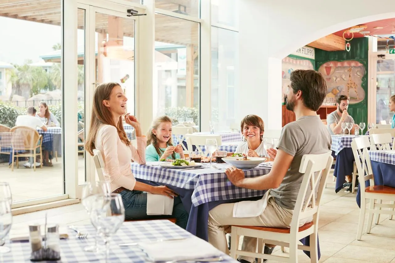 Portaventura Hotel Caribe - Includes Unlimited Access To Portaventura Park & 1 Access To Ferrari Land Salou 4*,