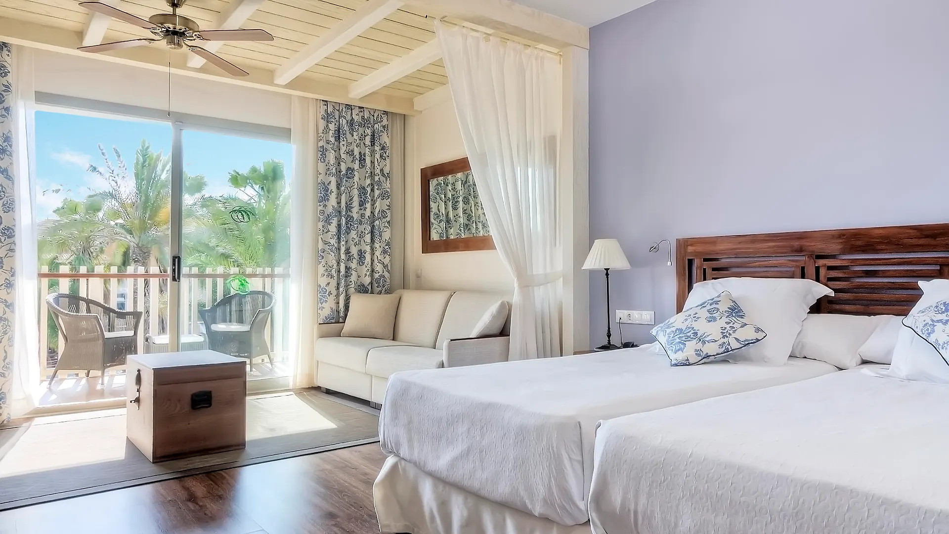 Portaventura Hotel Caribe - Includes Unlimited Access To Portaventura Park & 1 Access To Ferrari Land Salou