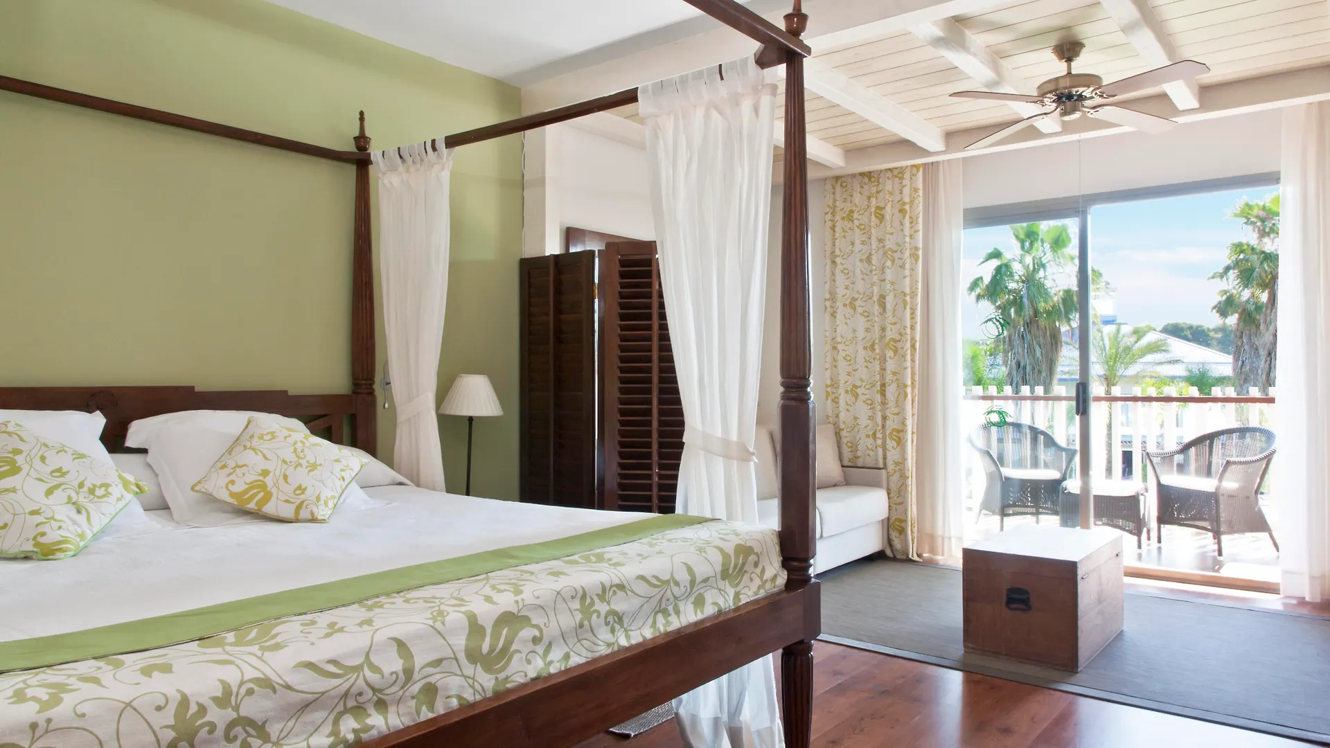 Portaventura Hotel Caribe - Includes Unlimited Access To Portaventura Park & 1 Access To Ferrari Land Salou
