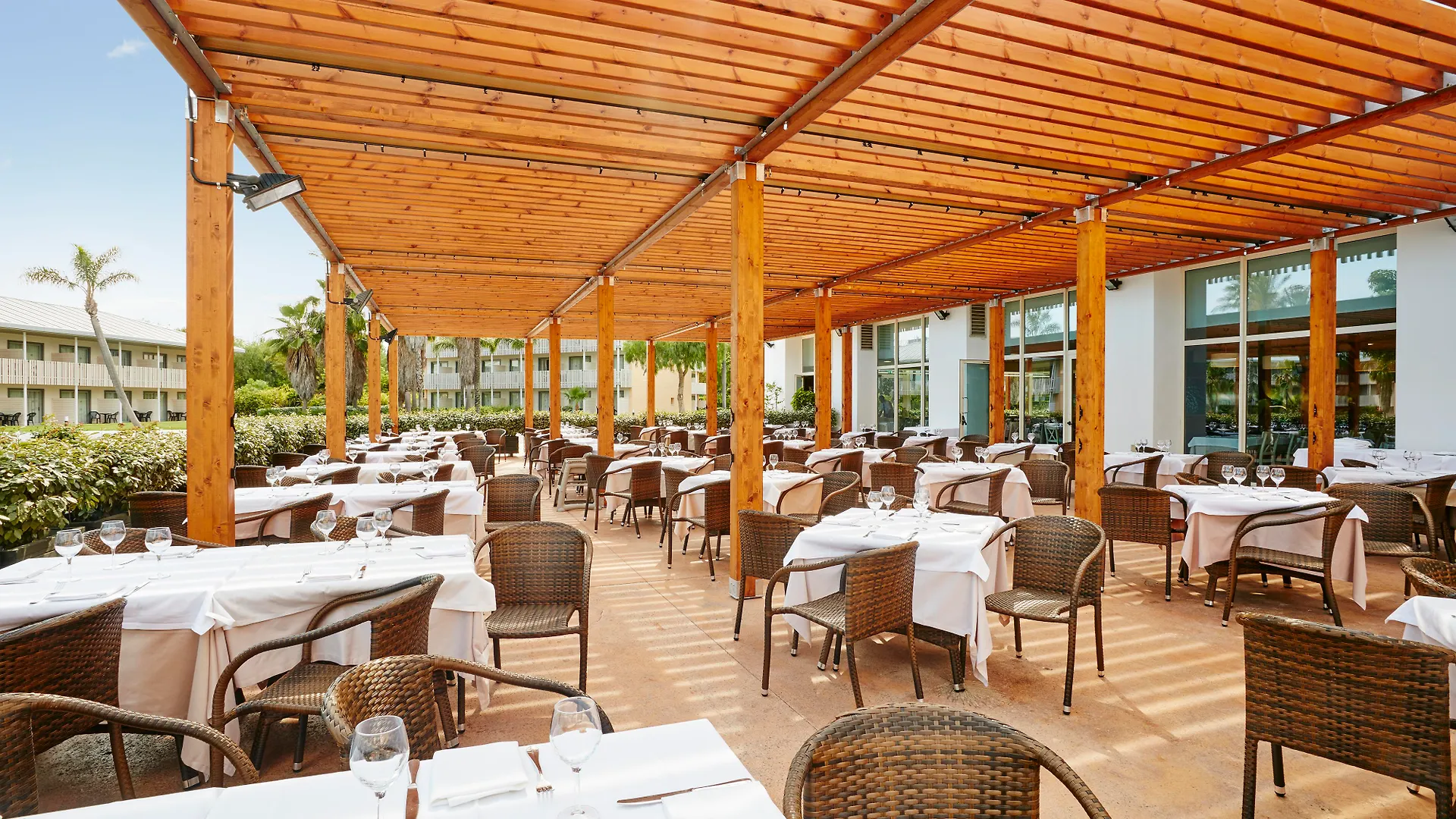 Portaventura Hotel Caribe - Includes Unlimited Access To Portaventura Park & 1 Access To Ferrari Land Salou 4*,  Espagne